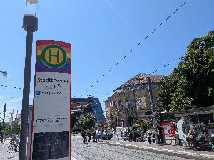 Freiburger CSD: Fahrplanänderungen und bunte Haltestelle